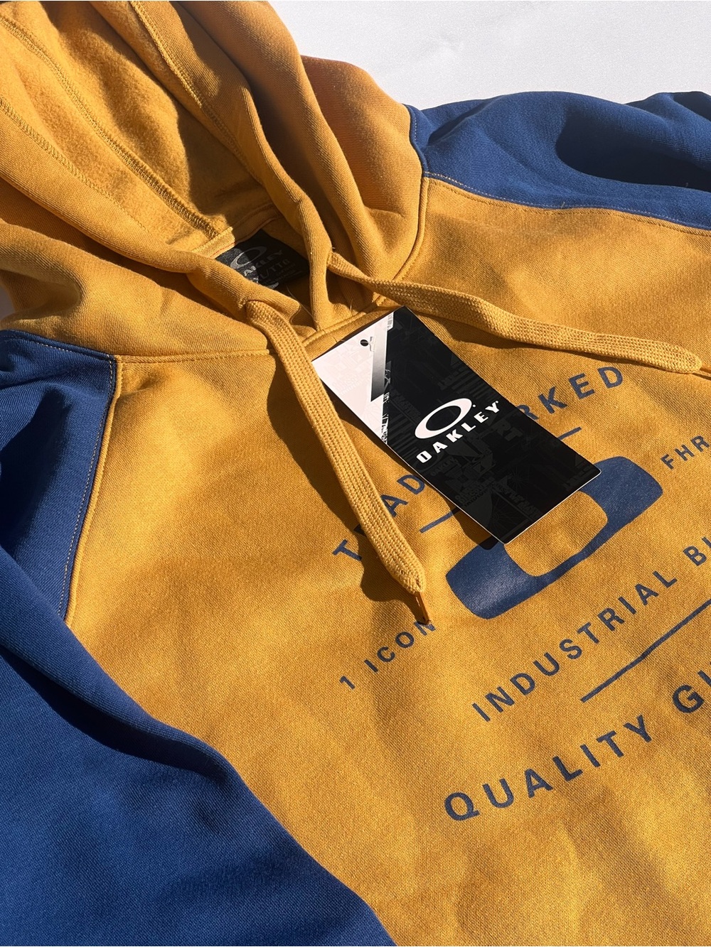 Oakley Men’s Two-Tone Yellow & Navy Pullover Hoodie